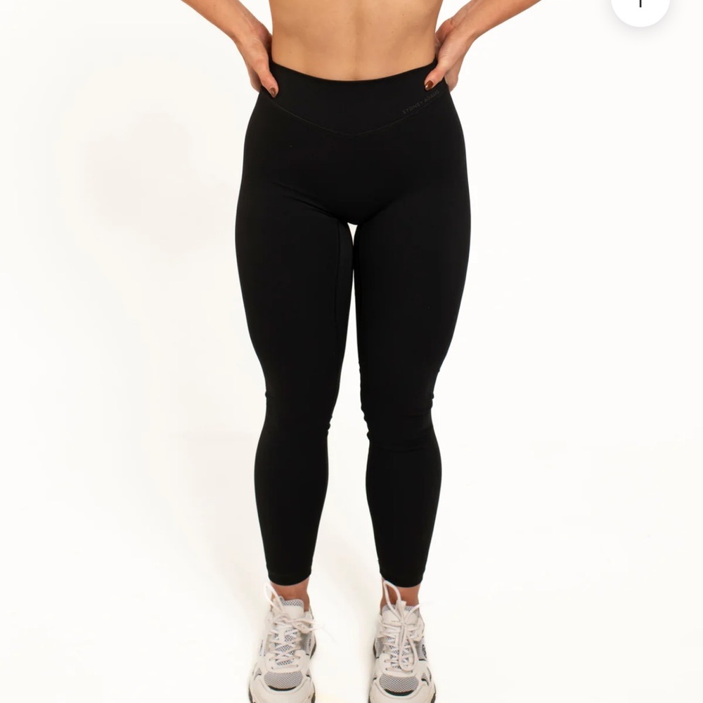 Sydney Adams x Liason Label Leggings